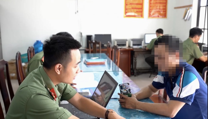 Xử phạt người đàn ông đăng tin sai sự thật về quá trình cưỡng chế vi phạm - Ảnh 1.
