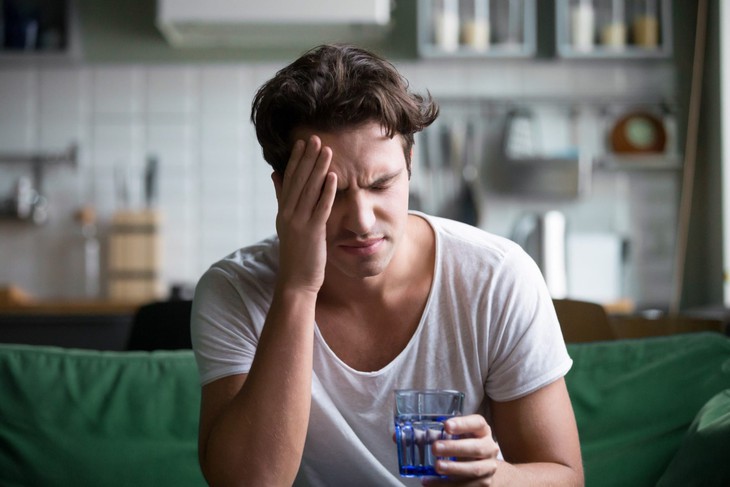 Nhập viện do đau đầu người bệnh mắc u não hiếm gặp, cần cảnh giác với 8 biểu hiện bệnh u não - Ảnh 2.