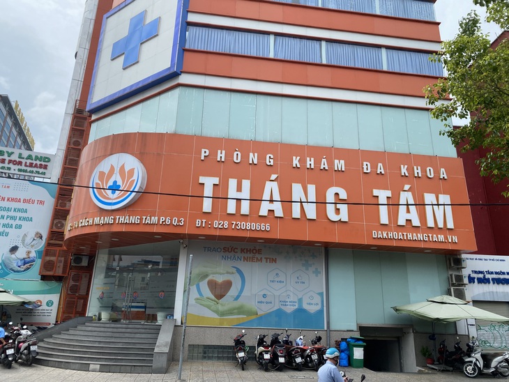 Phòng khám Đa khoa Tháng Tám chưa đến 10 tháng bị phạt  2 lần - Ảnh 1.