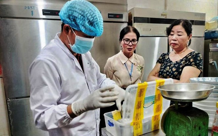 Số người bị ngộ độc thực phẩm sau khi ăn bánh mỳ ở Hội An đã lên 91 người