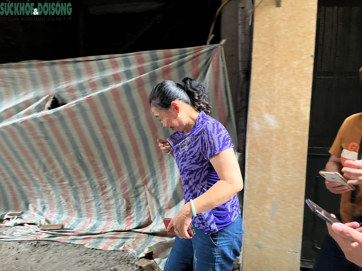 Cháy chung cư mini ở Hà Nội: "Cứu bố mẹ cháu với, cứu bố mẹ cháu với" - Ảnh 4.