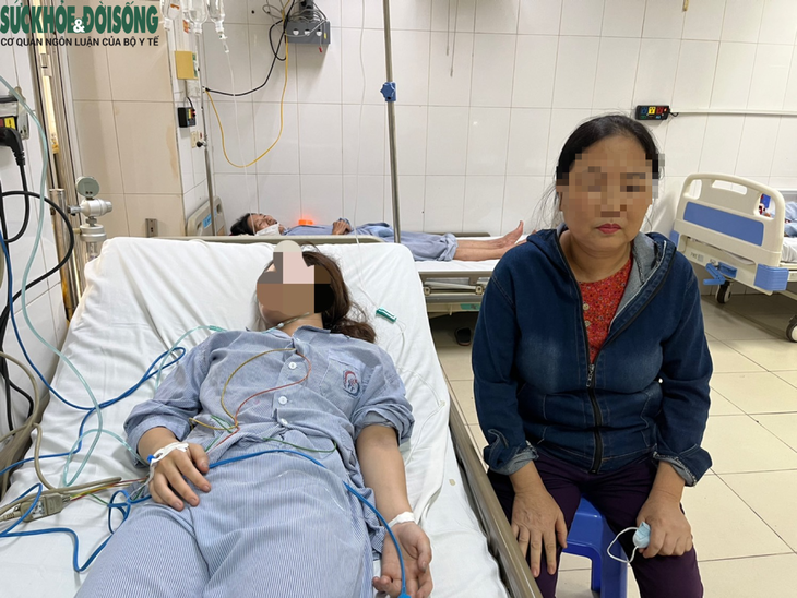 Vụ cháy chung cư mini: 5 bệnh nhân vào Bệnh viện Đa khoa Đống Đa, 1 bệnh nhân tử vong - Ảnh 3. Vụ cháy chung cư mini: 5 bệnh nhân vào Bệnh viện Đa khoa Đống Đa, 1 bệnh nhân tử vong - Ảnh 3.