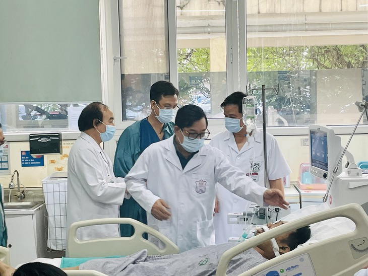 Nữ bác sĩ hôn mê sau vụ cháy chung cư mini đã qua nguy kịch, các bệnh nhân còn lại thế nào? - Ảnh 1.