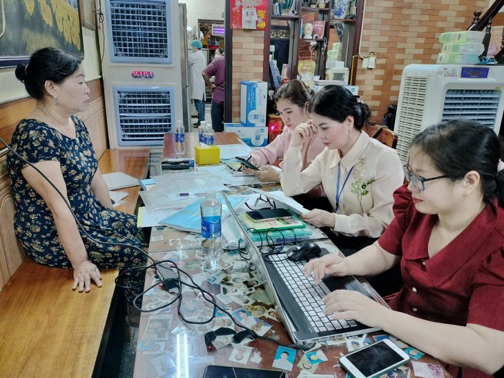 Gần 100 người ngộ độc thực phẩm sau khi ăn mỳ bà Phượng: 2 ngày bán hơn 3.000 ổ - Ảnh 1. Gần 100 người ngộ độc thực phẩm sau khi ăn mỳ bà Phượng: 2 ngày bán hơn 3.000 ổ - Ảnh 1.