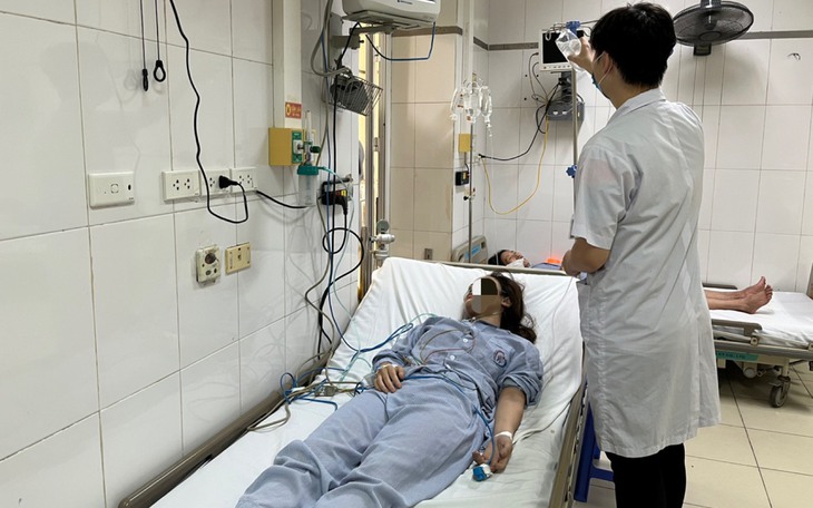 Cập nhật tình trạng các nạn nhân vụ cháy chung cư mini tại BV  Đống Đa: 1 người nhảy từ tầng 3 xuống chấn thương cột sống