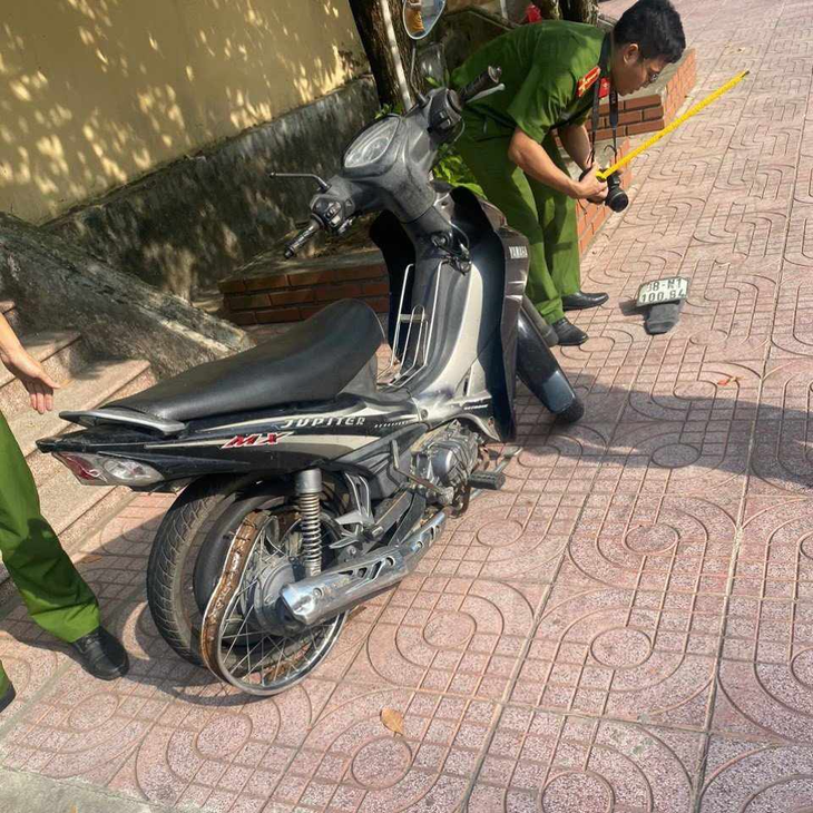 Khởi tố đối tượng điều khiển xe ô tô tông bạn nhậu chấn thương sọ não - Ảnh 1. Khởi tố đối tượng điều khiển xe ô tô tông bạn nhậu chấn thương sọ não - Ảnh 1.