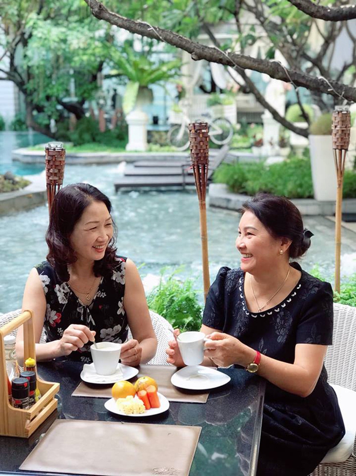 Bảo Thanh giàu sang, phú quý lại được mẹ chồng yêu thương nhờ bí quyết ứng xử điểm 10 - Ảnh 2. Bảo Thanh giàu sang, phú quý lại được mẹ chồng yêu thương nhờ bí quyết ứng xử điểm 10 - Ảnh 2.