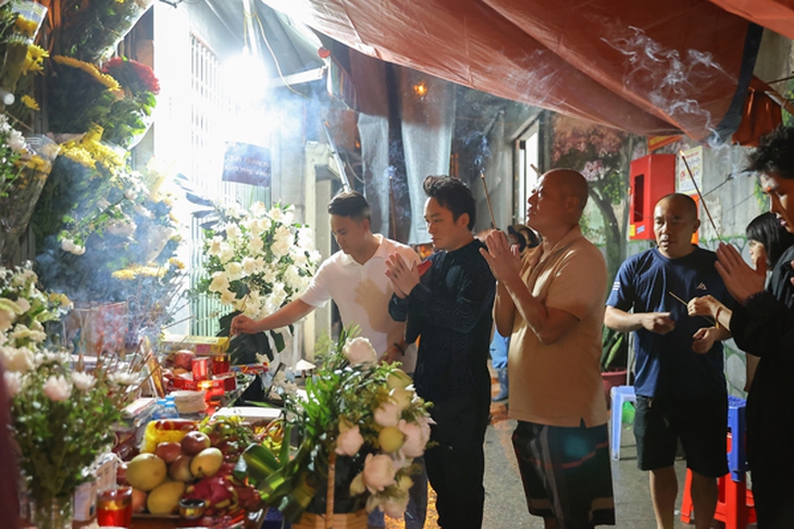 Mẹ con MC Thảo Vân, Tùng Dương, Hoa hậu Thùy Tiên và nhiều nghệ sĩ Việt ủng hộ nạn nhân vụ cháy chung cư mini ở Hà Nội - Ảnh 2. Mẹ con MC Thảo Vân, Tùng Dương, Hoa hậu Thùy Tiên và nhiều nghệ sĩ Việt ủng hộ nạn nhân vụ cháy chung cư mini ở Hà Nội - Ảnh 2.