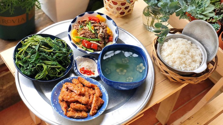 Những thực phẩm có nhiều vi chất trong bữa ăn hàng ngày - Ảnh 1.