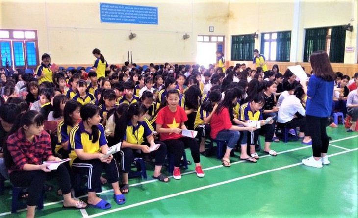 Tích cực phối hợp với nhà trường tổ chức hoạt động ngoại khóa truyền thông về Chăm sóc sức khỏe sinh sản - Ảnh 1.
