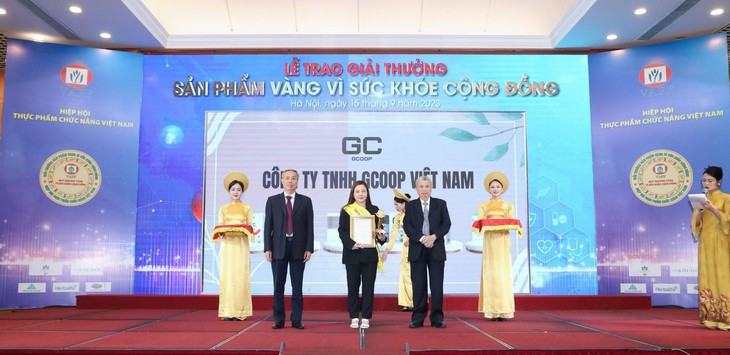Gcoop Việt Nam nhận giải thưởng "Sản phẩm vàng vì sức khỏe cộng đồng" năm 2023 - Ảnh 1. Gcoop Việt Nam nhận giải thưởng "Sản phẩm vàng vì sức khỏe cộng đồng" năm 2023 - Ảnh 1.