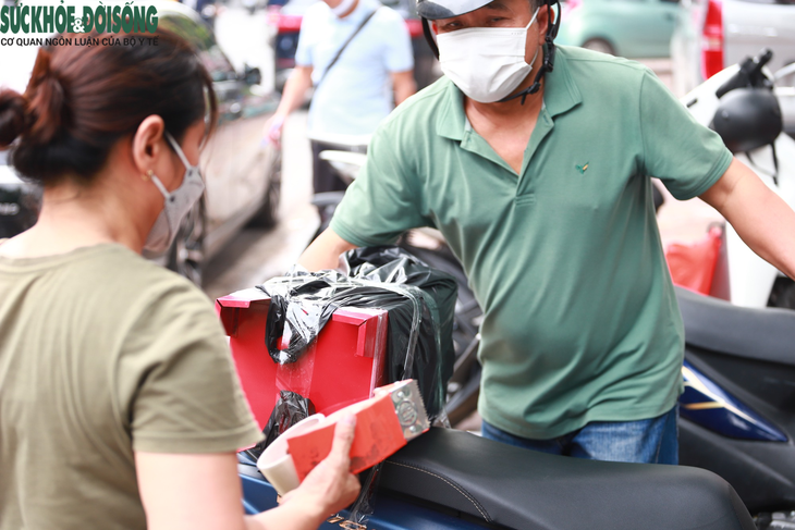 Mua thiết bị PCCC, người dân cẩn thận "test luôn cho chắc" - Ảnh 8.