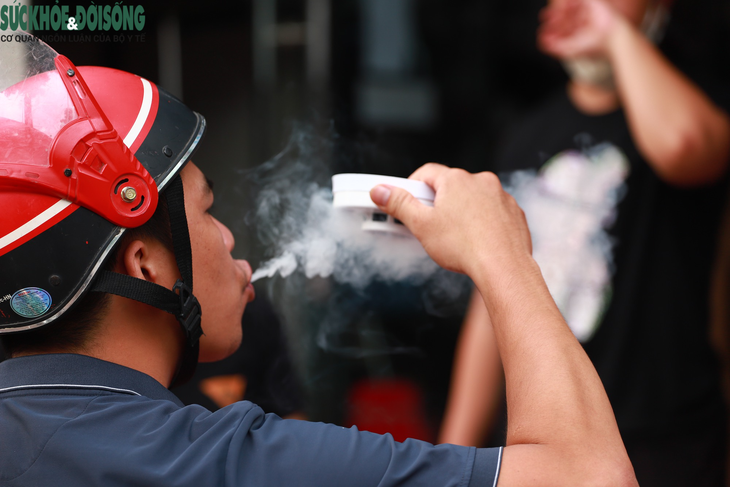 Mua thiết bị PCCC, người dân cẩn thận "test luôn cho chắc" - Ảnh 20.
