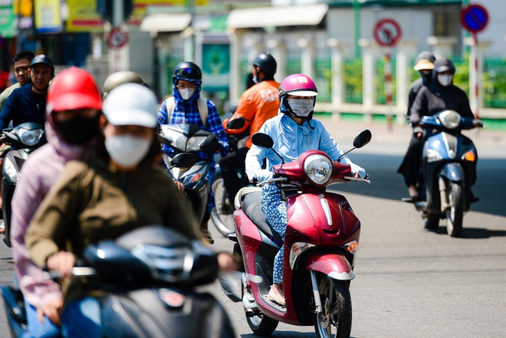 Miền Bắc chuyển nắng, mưa dông cục bộ chỉ còn ở Tây Bắc và Việt Bắc - Ảnh 2.