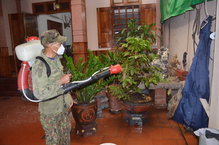 Người dân thờ ơ, dịch sốt xuất huyết có nguy cơ bùng phát ở Nghệ An - Ảnh 2. Người dân thờ ơ, dịch sốt xuất huyết có nguy cơ bùng phát ở Nghệ An - Ảnh 2.