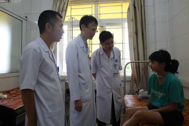 Cứu sống bé gái 9 tuổi bị hôn mê sâu do nhiễm toan ceton - Ảnh 2. Cứu sống bé gái 9 tuổi bị hôn mê sâu do nhiễm toan ceton - Ảnh 2.