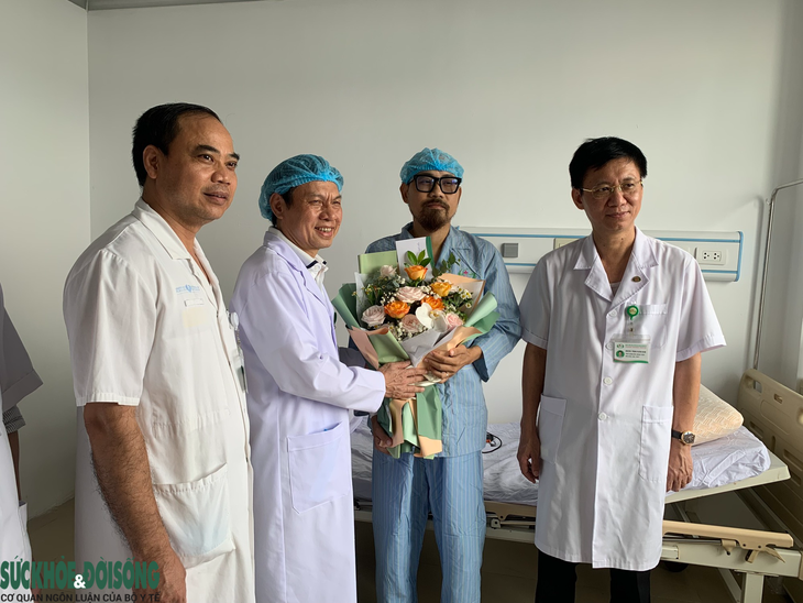 2 bệnh nhân được ghép thận từ người cho chết não ở Nghệ An xuất viện - Ảnh 3. 2 bệnh nhân được ghép thận từ người cho chết não ở Nghệ An xuất viện - Ảnh 3.