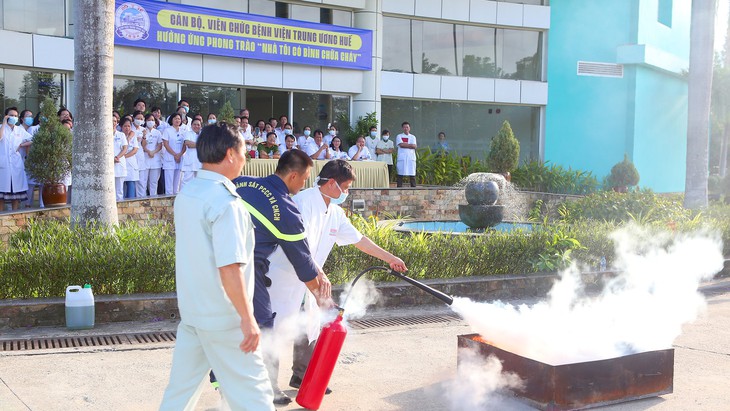 Thừa Thiên Huế tổng kiểm tra phòng cháy chữa cháy các chung cư, cư xá - Ảnh 3. Thừa Thiên Huế tổng kiểm tra phòng cháy chữa cháy các chung cư, cư xá - Ảnh 3.
