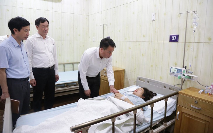 Hơn 800 triệu đồng thăm hỏi, giải quyết chế độ BHXH cho nạn nhân vụ cháy chung cư mini