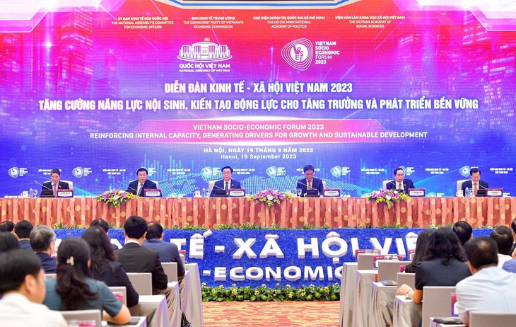 Chủ tịch Quốc hội: Phát huy 'nội lực', vận dụng, khai thác hiệu quả 'ngoại lực' để phát triển KT-XH - Ảnh 1.
