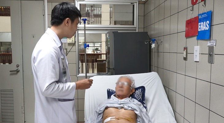 Ca bệnh hiếm gặp, cụ ông mắc cùng lúc 2 loại ung thư - Ảnh 2. Ca bệnh hiếm gặp, cụ ông mắc cùng lúc 2 loại ung thư - Ảnh 2.