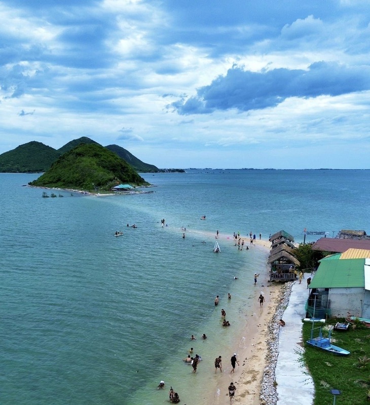Đổ xô đi thăm quan biển, đảo dịp Quốc khánh - Ảnh 12.