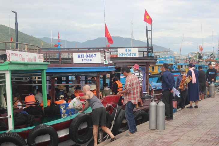 Đổ xô đi thăm quan biển, đảo dịp Quốc khánh - Ảnh 6.