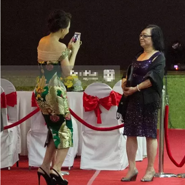 Quan hệ mẹ chồng - nàng dâu kín tiếng nhà Đinh Ngọc Diệp: Tinh tế, tận tình từ lúc yêu đến cưới - Ảnh 2. Quan hệ mẹ chồng - nàng dâu kín tiếng nhà Đinh Ngọc Diệp: Tinh tế, tận tình từ lúc yêu đến cưới - Ảnh 2.