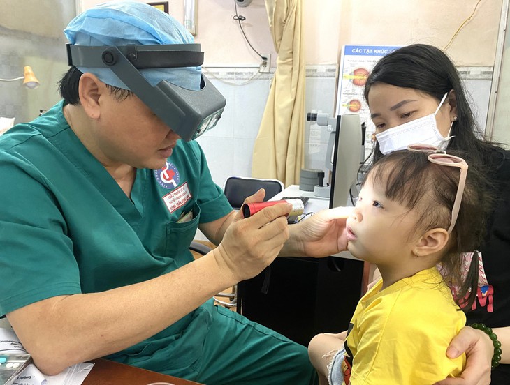 Bình Dương xử nghiêm nhà thuốc lợi dụng dịch bệnh tăng giá bất hợp lý - Ảnh 1. Bình Dương xử nghiêm nhà thuốc lợi dụng dịch bệnh tăng giá bất hợp lý - Ảnh 1.