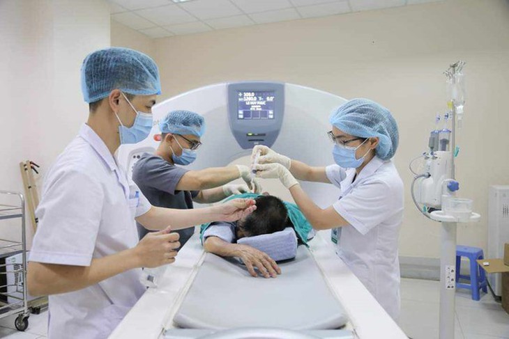 Hệ thống y tế Thủ đô sẽ xây dựng theo mô hình ba cấp để chăm sóc sức khỏe nhân dân - Ảnh 1.