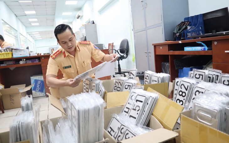 Những bất cập cần giải quyết trong đấu giá biển số xe
