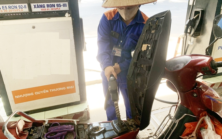 Giá xăng dầu hôm nay 21/9 tiếp tục tăng, vượt mốc 25.000đ/lít