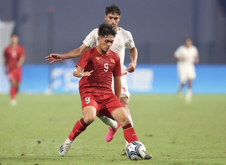 HLV Hoàng Anh Tuấn: Olympic Việt Nam thua do thiếu tập trung - Ảnh 2.