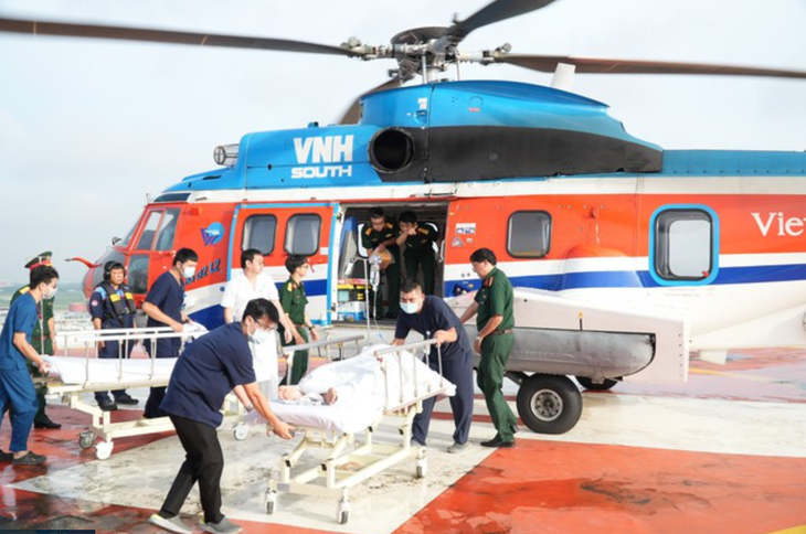 Cấp cứu đường không góp phần to lớn vào công tác y tế biển đảo - Ảnh 1.