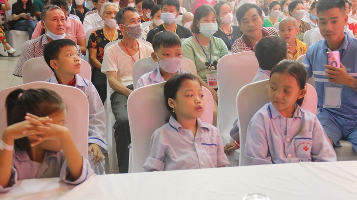 Chương trình "Mang âm nhạc đến bệnh viện” tiếp sức cho Viện Huyết học – Truyền máu TW - Ảnh 9.