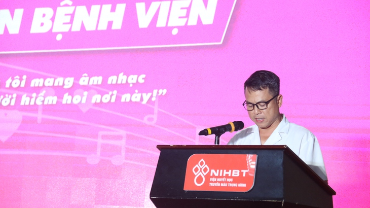 Chương trình "Mang âm nhạc đến bệnh viện” tiếp sức cho Viện Huyết học – Truyền máu TW - Ảnh 1.