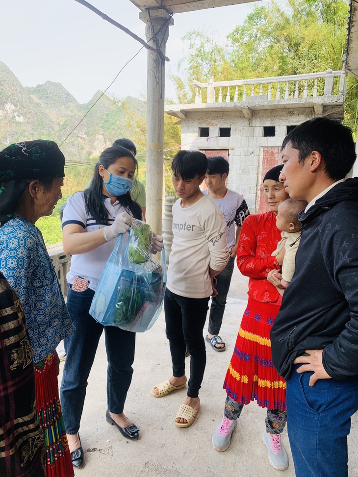 Nguy cơ ngộ độc quả rừng luôn hiện hữu ở các dân tộc vùng cao vì thiếu hiểu biết - Ảnh 3.