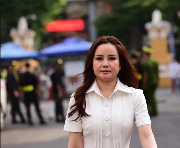 Phản ứng bất ngờ của ca sĩ Vy Oanh khi bị chê nhan sắc khác lạ - Ảnh 2. Phản ứng bất ngờ của ca sĩ Vy Oanh khi bị chê nhan sắc khác lạ - Ảnh 2.