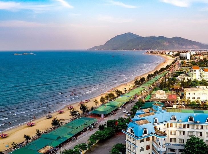 Cơ sở kinh doanh ẩm thực tại các bãi biển ở Hà Tĩnh chú trọng đảm bảo an toàn vệ sinh thực phẩm - Ảnh 1. Cơ sở kinh doanh ẩm thực tại các bãi biển ở Hà Tĩnh chú trọng đảm bảo an toàn vệ sinh thực phẩm - Ảnh 1.