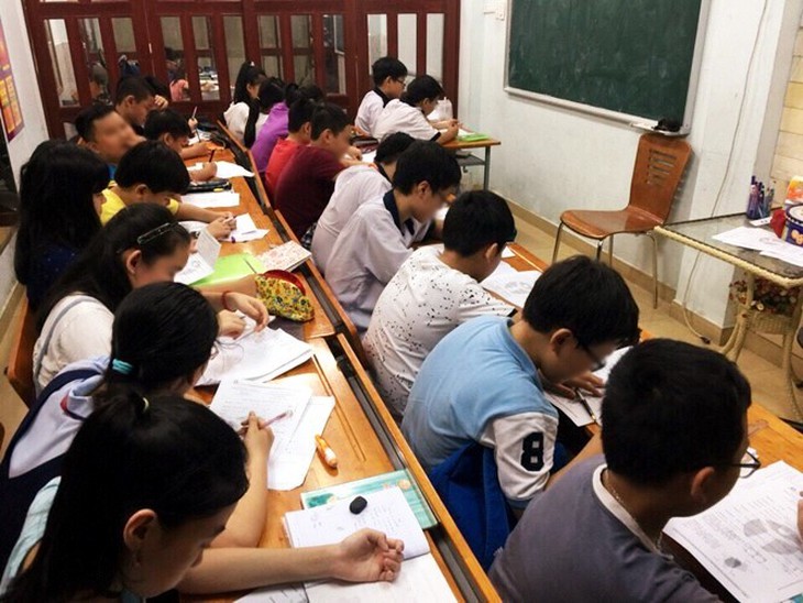Hàng loạt địa phương chấn chỉnh dạy thêm, lạm thu đầu năm học - Ảnh 1. Hàng loạt địa phương chấn chỉnh dạy thêm, lạm thu đầu năm học - Ảnh 1.