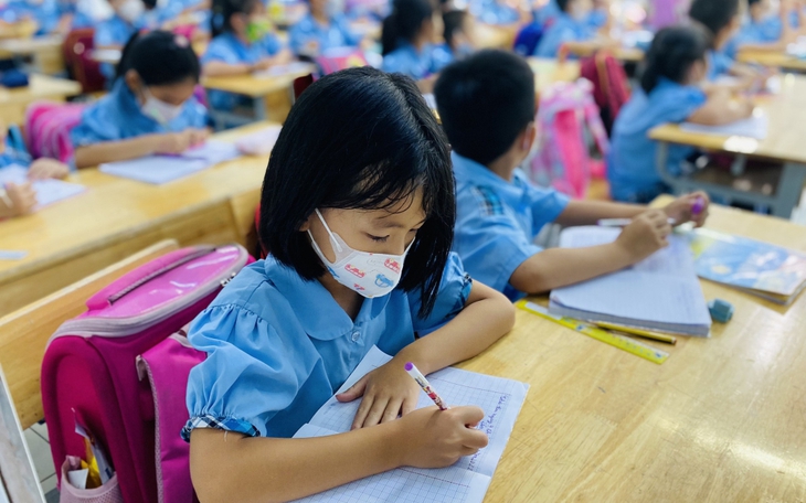 Lạm thu đầu năm: Nên xóa bỏ quỹ Ban đại diện cha mẹ học sinh?