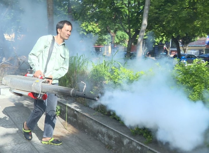 Gần 95% xã, phường của Hà Nội có bệnh nhân mắc sốt xuất huyết - Ảnh 1.