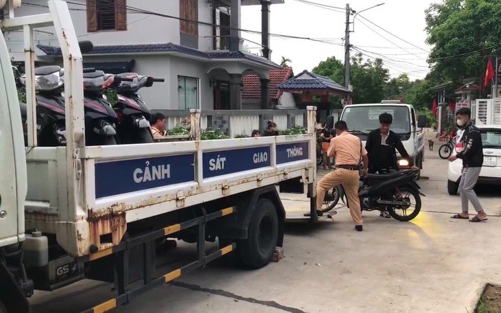 Mật phục bắt nhóm "quái xế" gây mất trật tự an toàn giao thông
