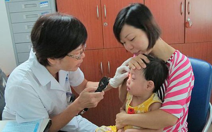 Những sai lầm người đau mắt đỏ thường mắc