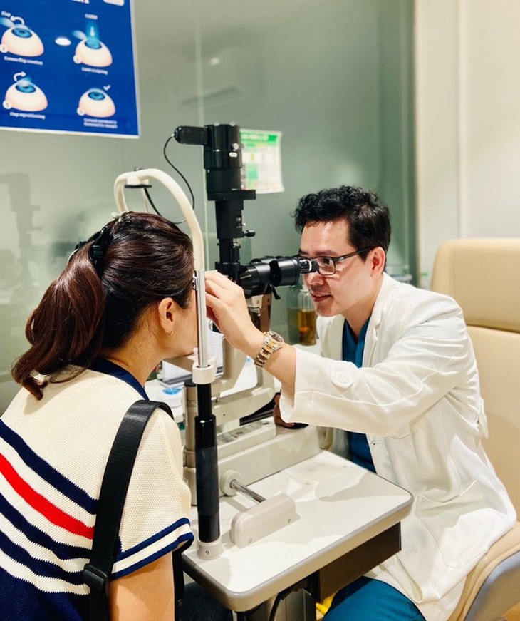 Đau mắt đỏ đang gia tăng, Bộ Y tế yêu cầu xử lý nghiêm việc lợi dụng dịch bệnh để tăng giá thuốc - Ảnh 1. Đau mắt đỏ đang gia tăng, Bộ Y tế yêu cầu xử lý nghiêm việc lợi dụng dịch bệnh để tăng giá thuốc - Ảnh 1.