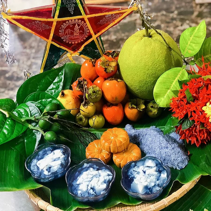 Cách bày trí mâm cỗ trung thu đẹp, đơn giản nhất tại nhà - Ảnh 4.