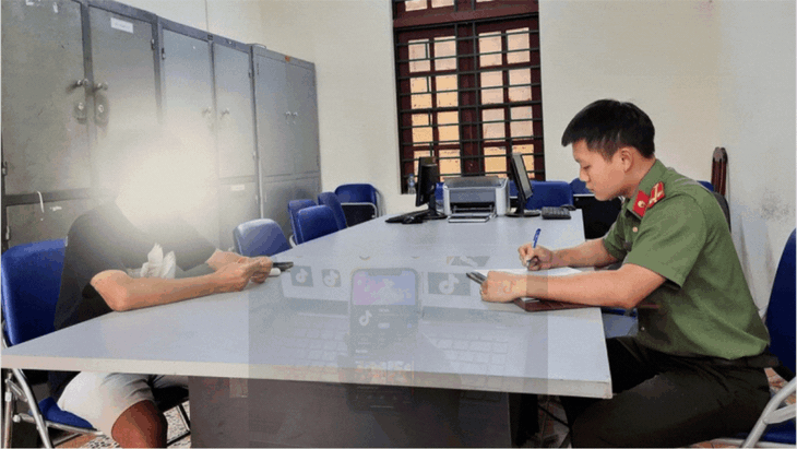 "Vạ miệng" xúc phạm công an, tiktoker bị xử phạt cả triệu đồng - Ảnh 2.