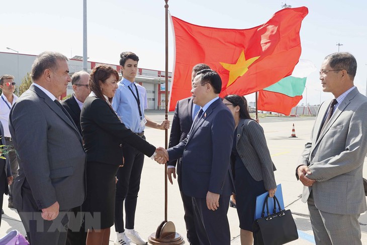 Chủ tịch Quốc hội thăm và làm việc tại thành phố Burgas của Bulgaria - Ảnh 8.