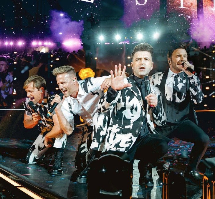 Westlife tiếp tục tạo nên cơn 'sốt' vé tại Việt Nam, sold-out toàn bộ chỉ sau 3h - Ảnh 1. Westlife tiếp tục tạo nên cơn 'sốt' vé tại Việt Nam, sold-out toàn bộ chỉ sau 3h - Ảnh 1.