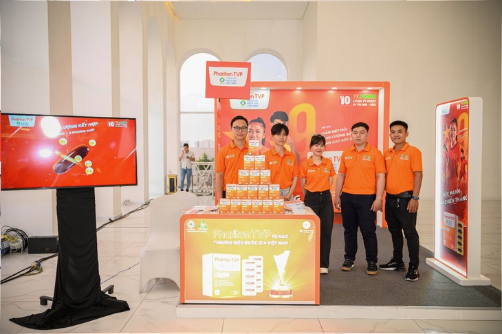 Dược phẩm TV.PHARM tài trợ, đấu giá vật phẩm bóng đá gây quỹ từ thiện - Ảnh 3. Dược phẩm TV.PHARM tài trợ, đấu giá vật phẩm bóng đá gây quỹ từ thiện - Ảnh 3.
